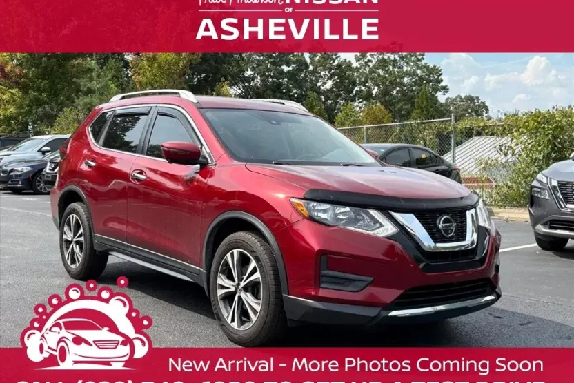 2020 Nissan Rogue SV photo 1