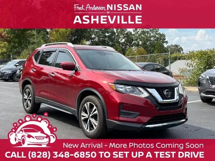 2020 Nissan Rogue SV photo 1