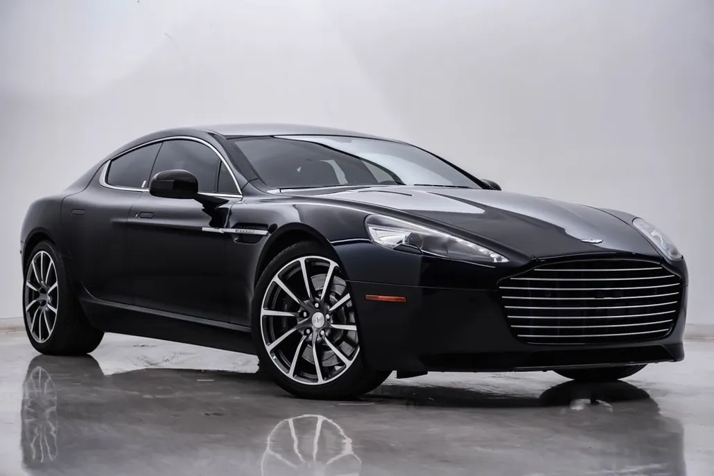 2017 Aston Martin Rapide photo 1