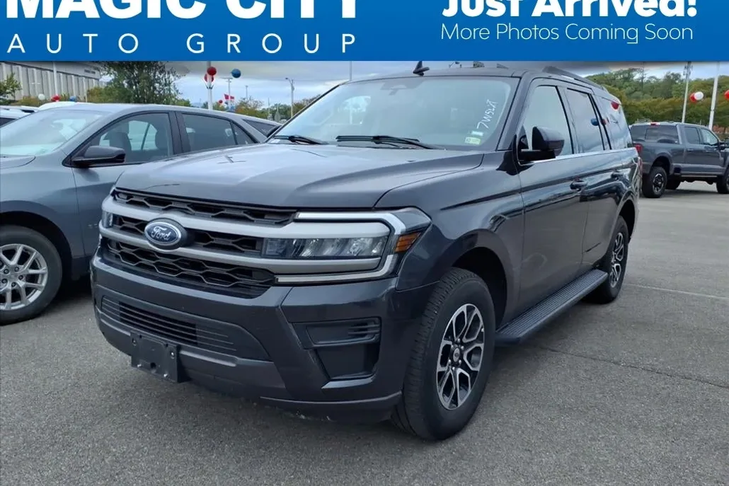 2024 Ford Expedition XLT photo 1