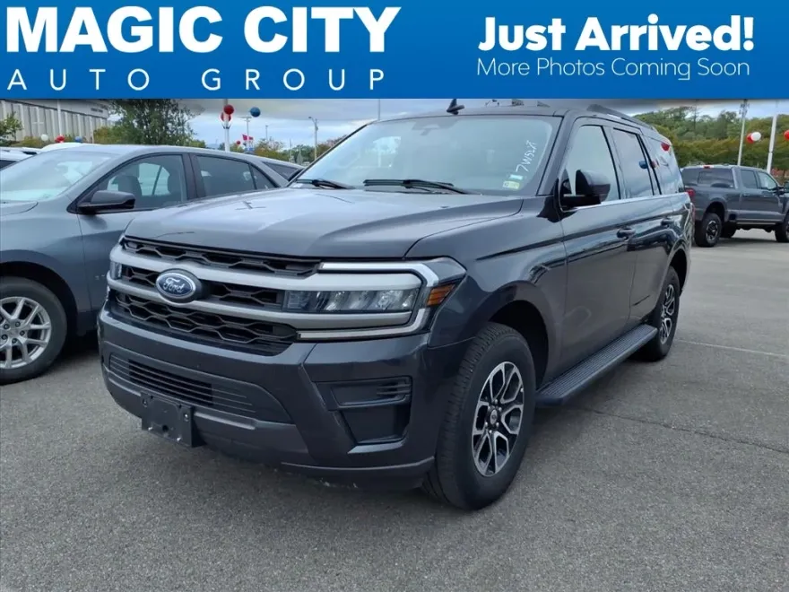 2024 Ford Expedition XLT photo 1