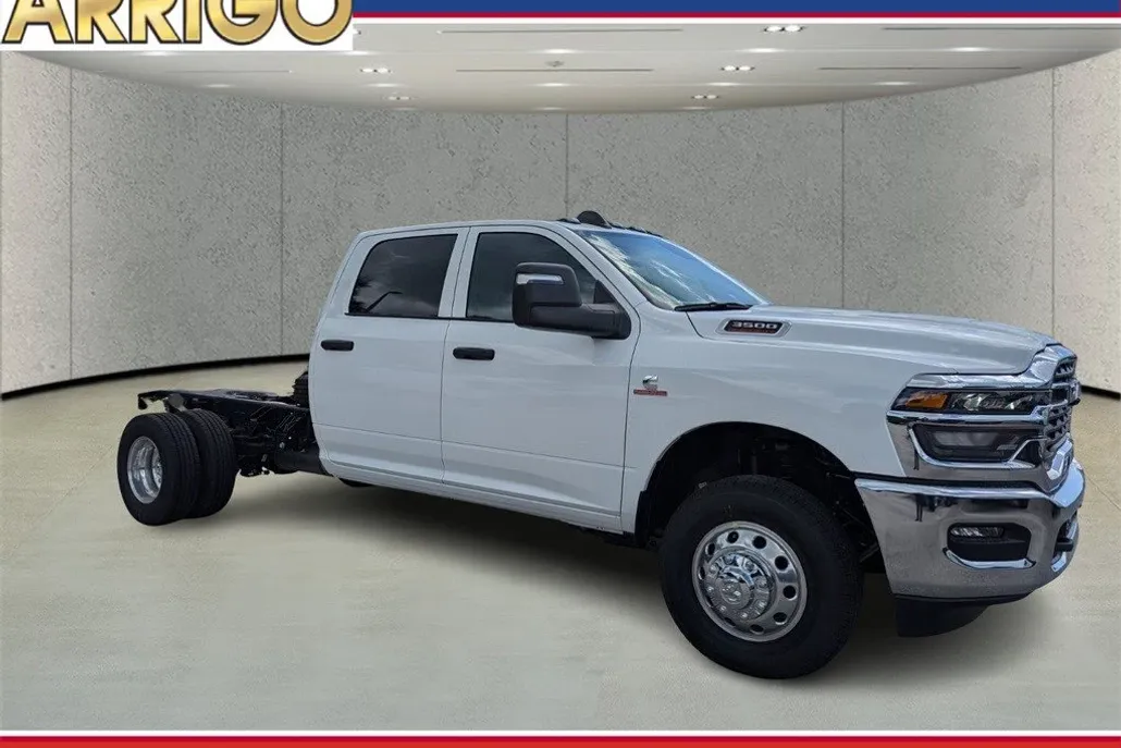 2025 Ram 3500 Tradesman photo 1