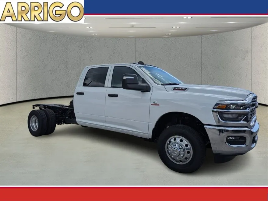 2025 Ram 3500 Tradesman photo 1