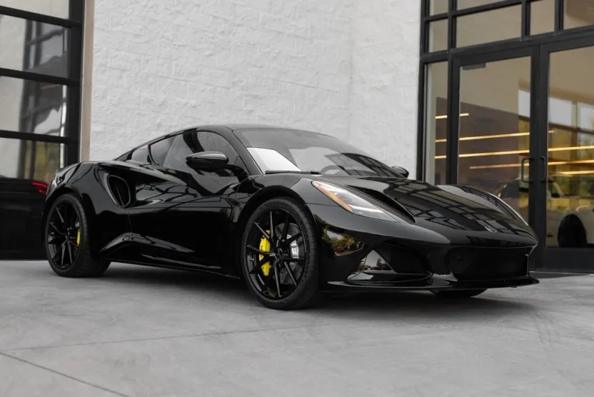 2025 Lotus Emira Base photo 1