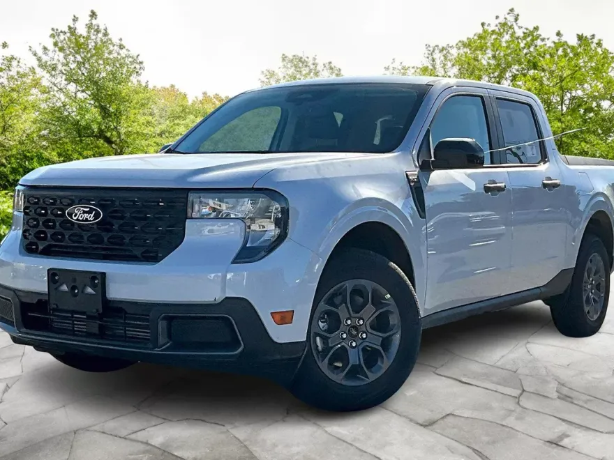 2025 Ford Maverick XLT photo 1