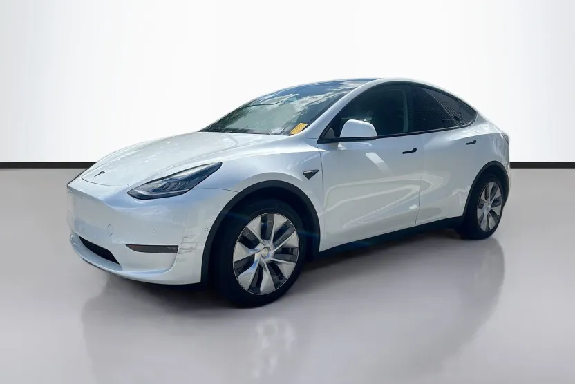 2022 Tesla Model Y Long Range photo 1