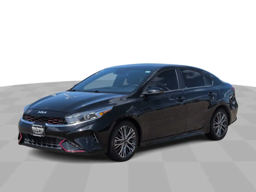 2022 Kia Forte GT-Line photo 1