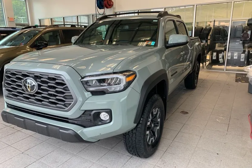 2023 Toyota Tacoma SR5 photo 1