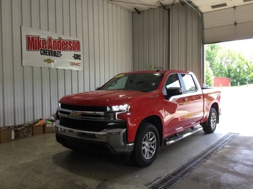 2019 Chevrolet Silverado 1500 LT photo 1