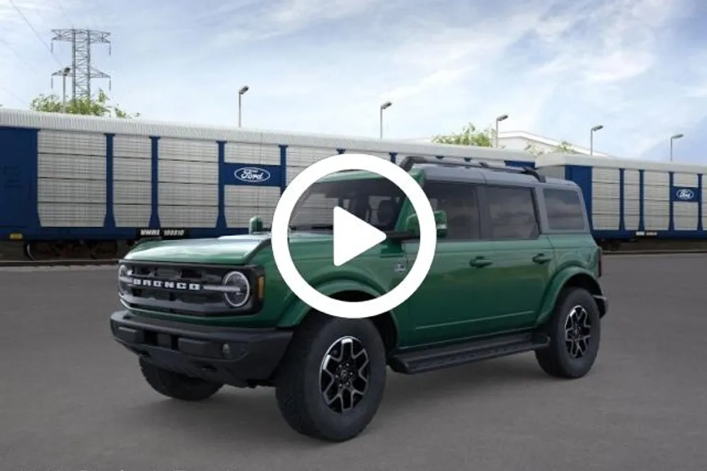 2025 Ford Bronco Outer Banks photo 1