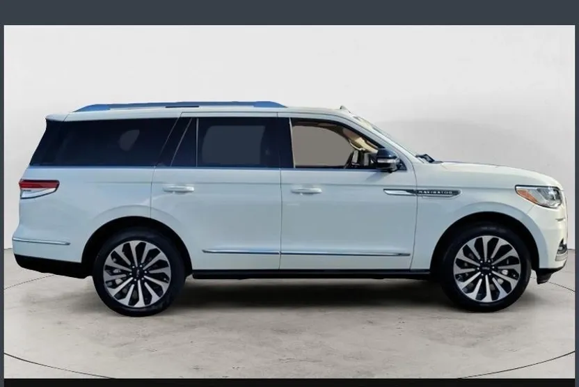 2022 Lincoln Navigator Reserve photo 1