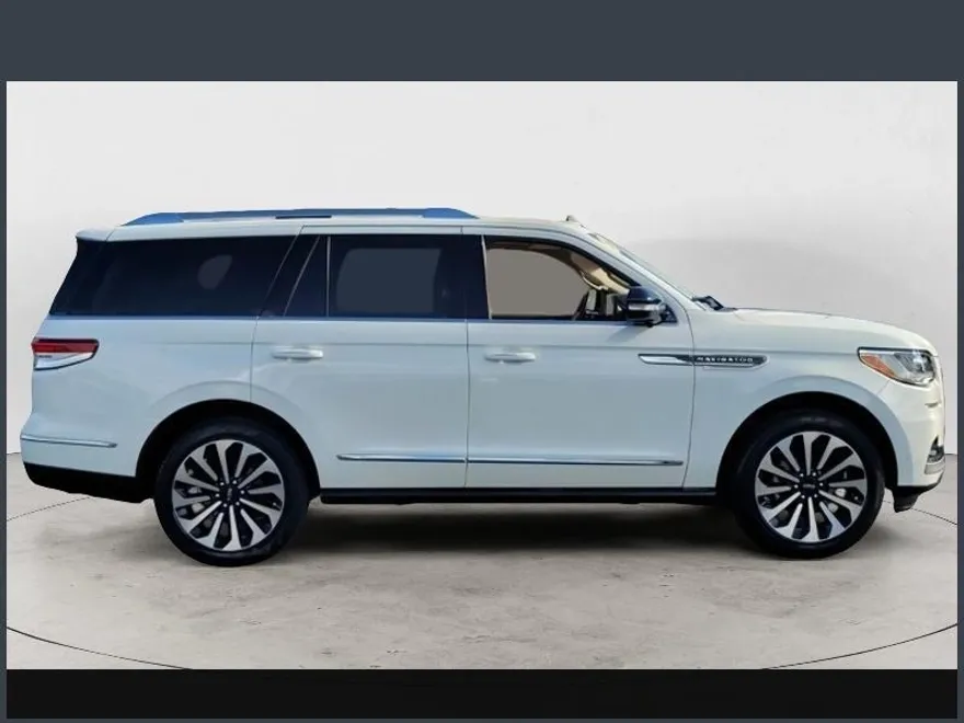 2022 Lincoln Navigator Reserve photo 1