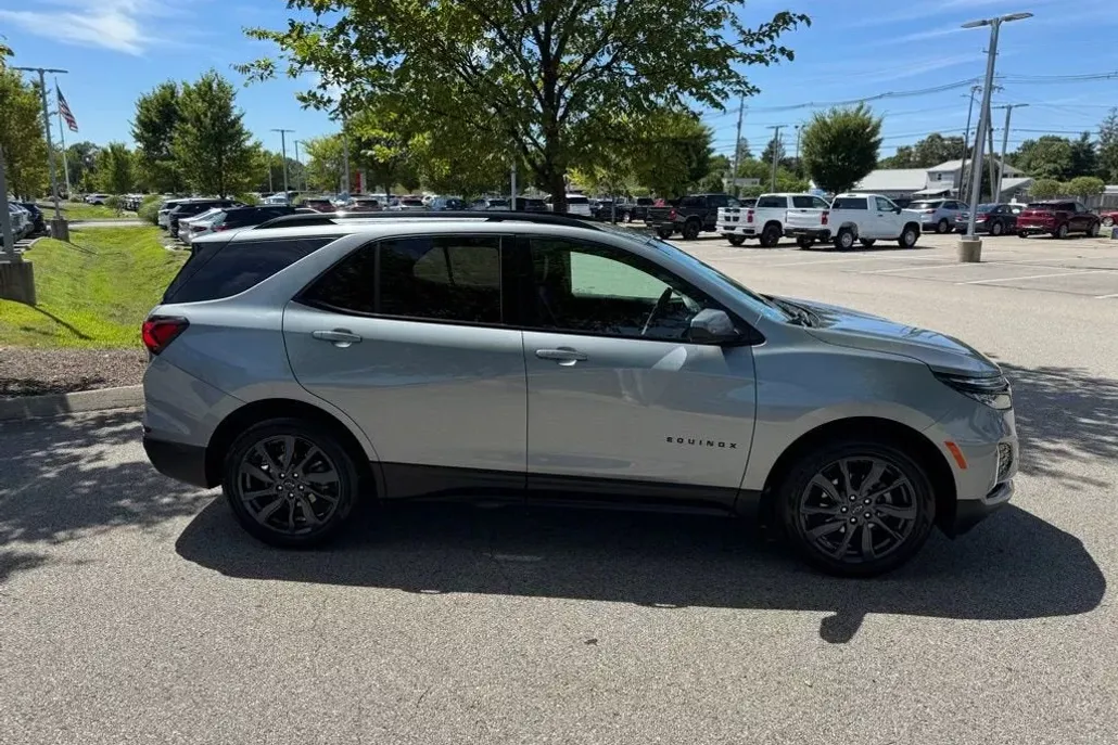 2024 Chevrolet Equinox RS photo 1