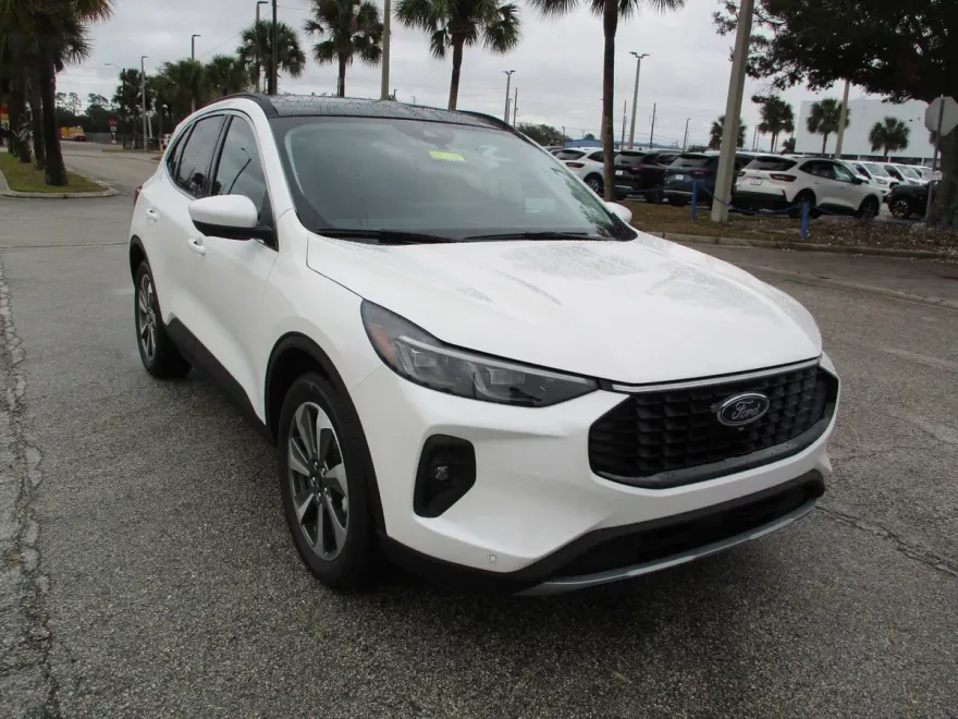 2025 Ford Escape Platinum photo 1