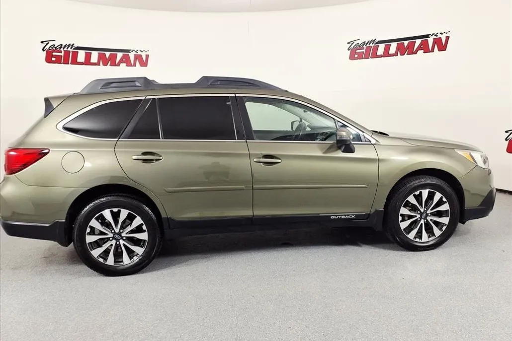 2015 Subaru Outback 2.5i Limited photo 1
