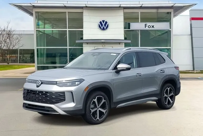 2025 Volkswagen Tiguan SE photo 1