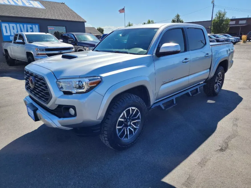 2022 Toyota Tacoma TRD photo 1