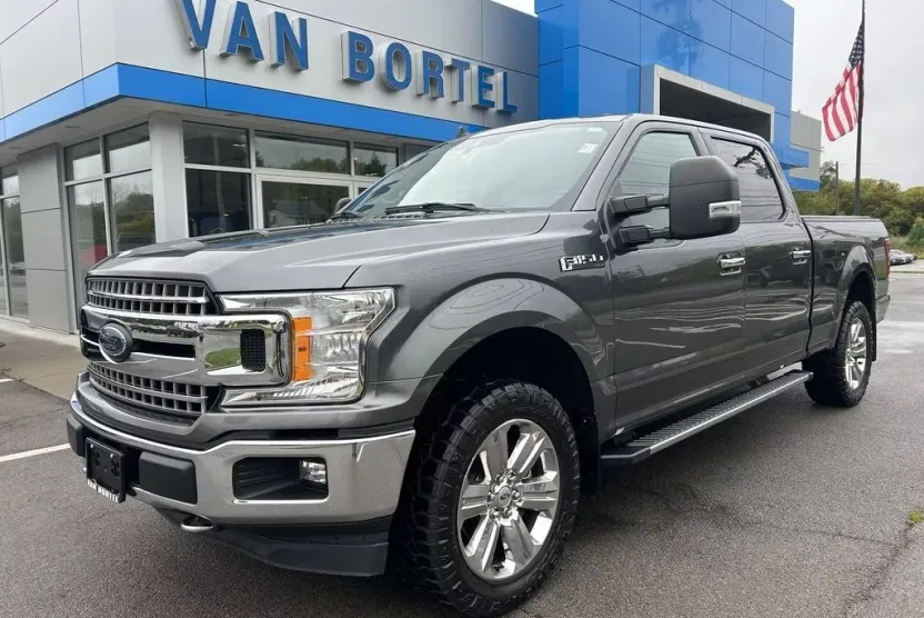 2019 Ford F-150 XLT photo 1