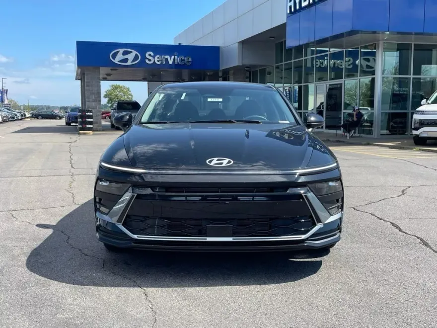 2026 Hyundai Sonata SE photo 1