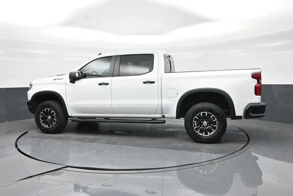 2025 Chevrolet Silverado 1500 ZR2 photo 1