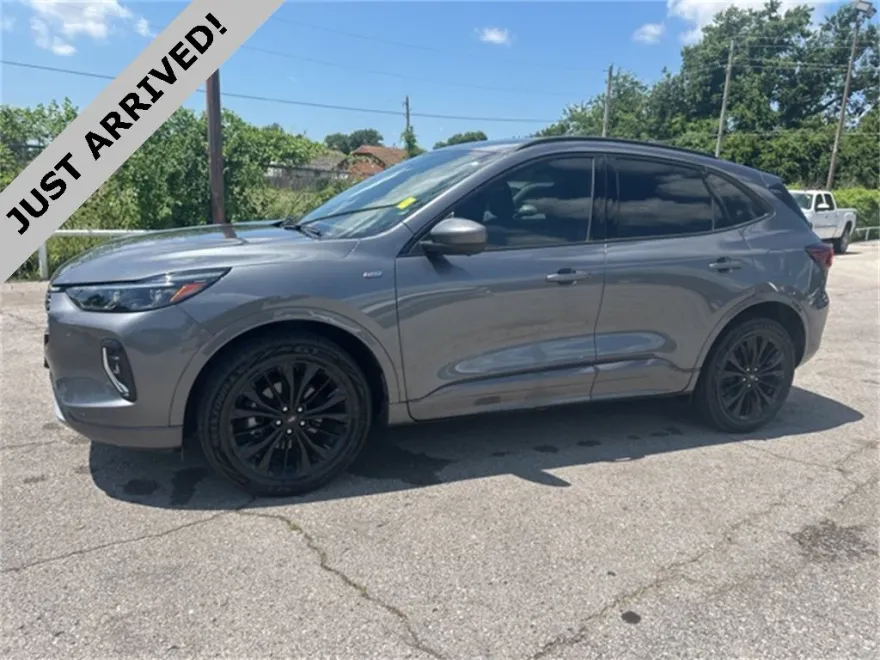 2023 Ford Escape ST-Line Elite photo 1