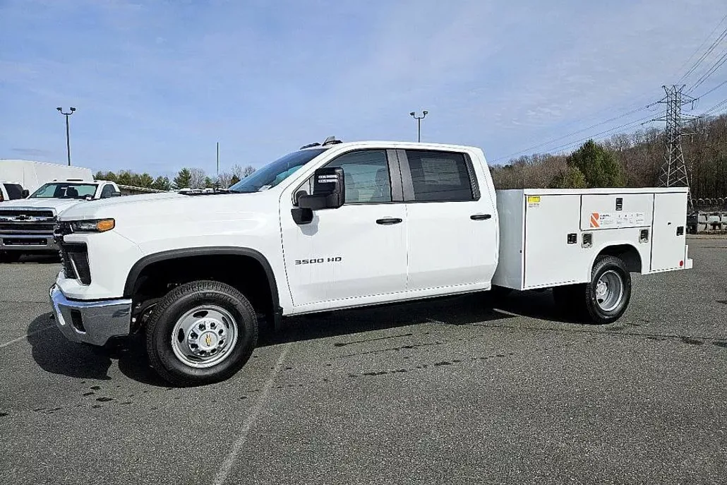 2024 Chevrolet Silverado 3500HD Work Truck photo 1