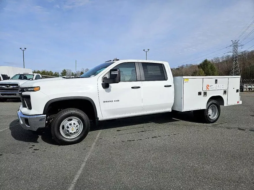 2024 Chevrolet Silverado 3500HD Work Truck photo 1