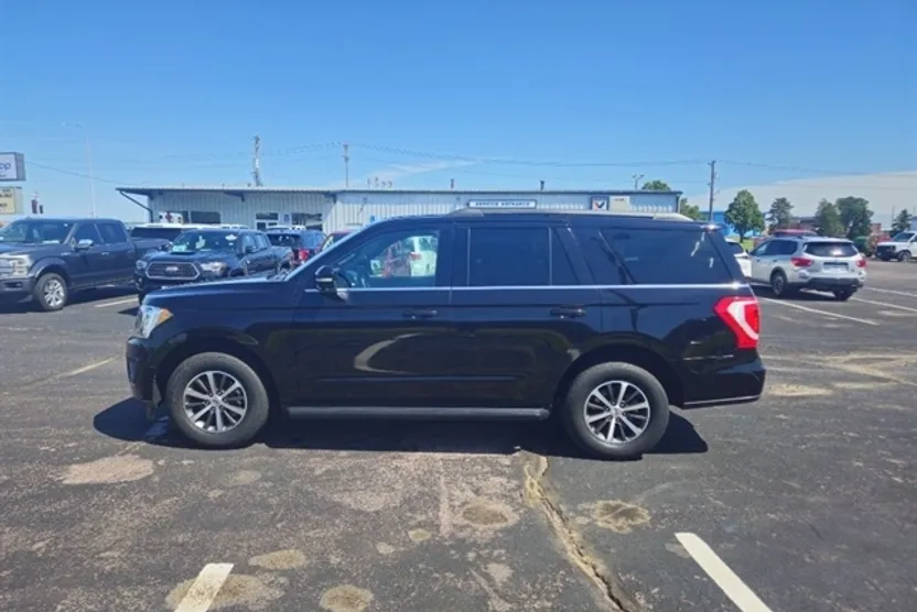 2019 Ford Expedition XLT photo 1