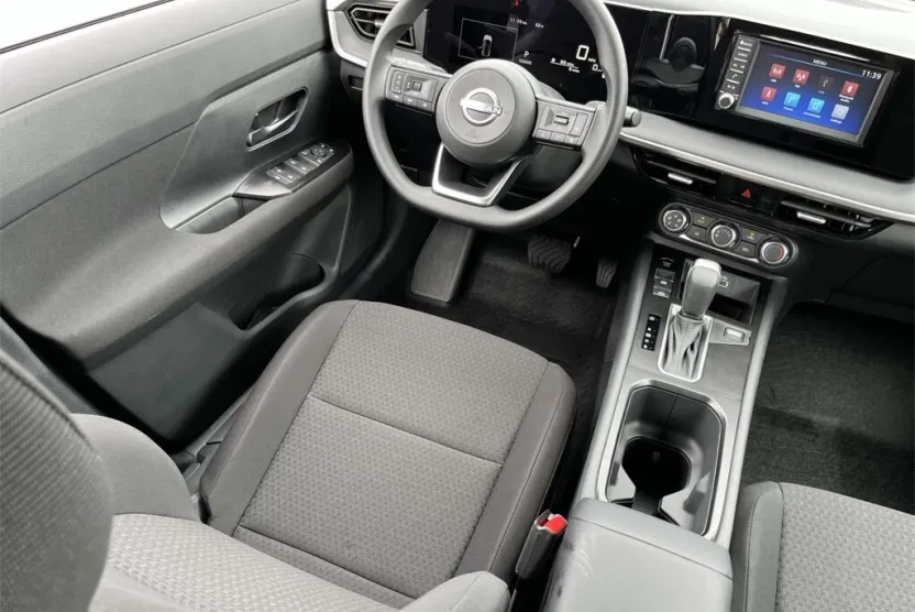 2025 Nissan Kicks S photo 1