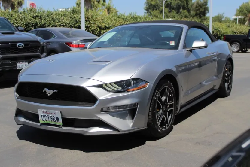2020 Ford Mustang EcoBoost Premium photo 1