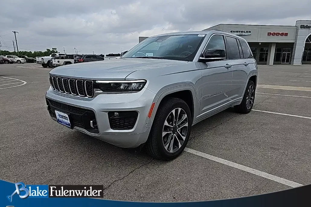 2025 Jeep Grand Cherokee Overland photo 1