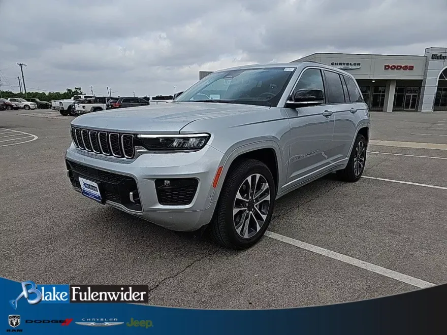 2025 Jeep Grand Cherokee Overland photo 1