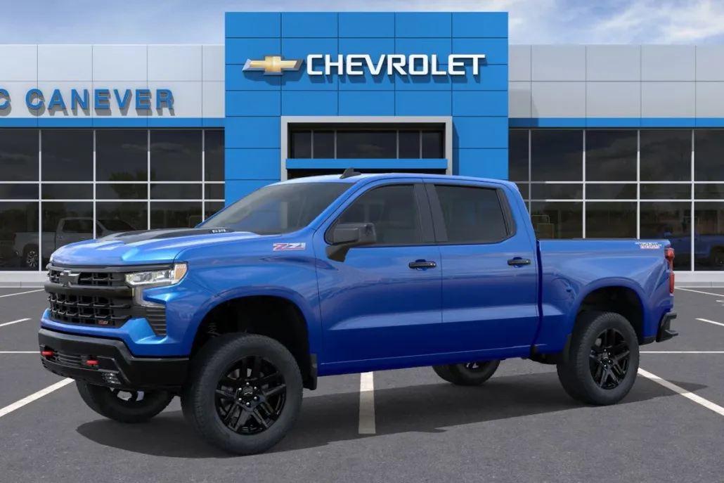 2026 Chevrolet Silverado Trail Boss LT photo 1