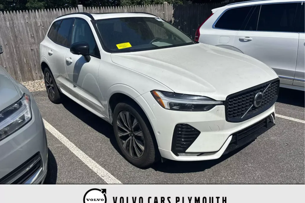 2025 Volvo XC60 B5 Plus photo 1