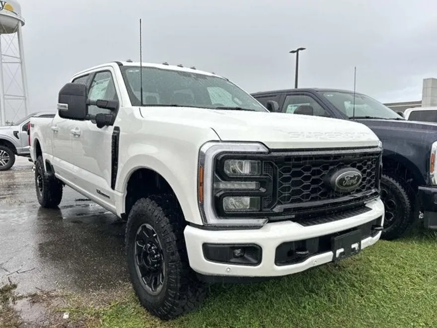 2026 Ford F-250 Lariat photo 1