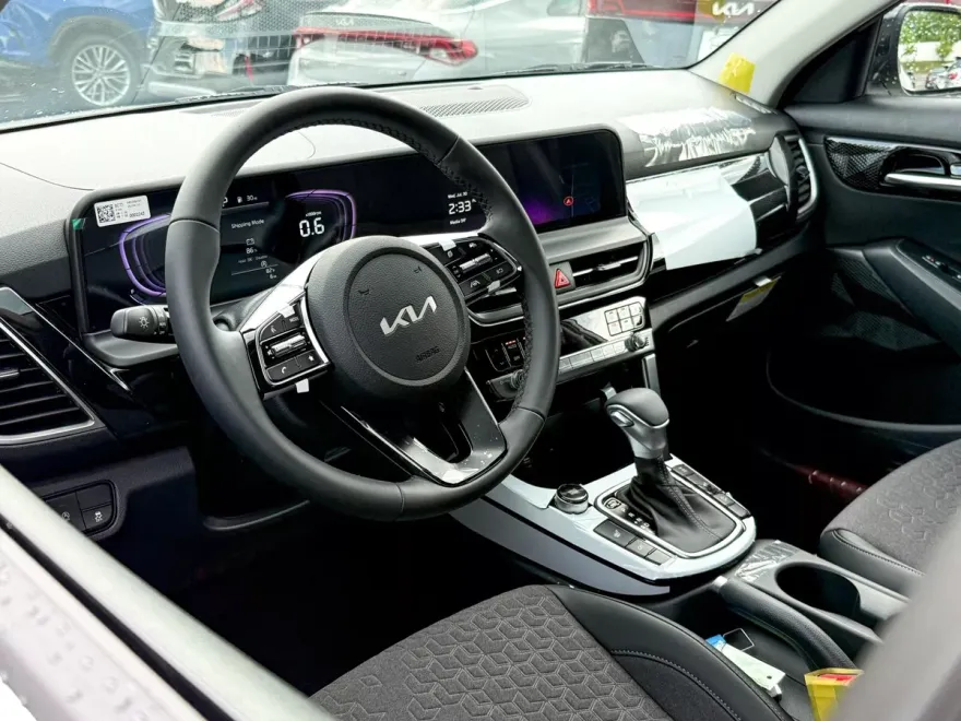 2026 Kia Seltos S photo 1