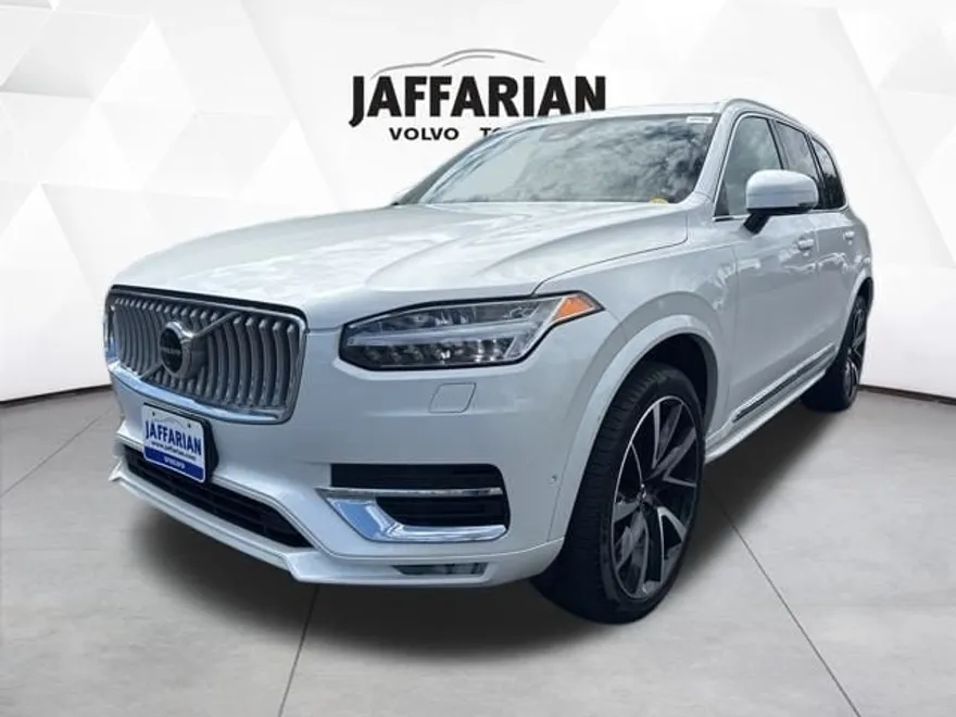 2024 Volvo XC90 Plus photo 1
