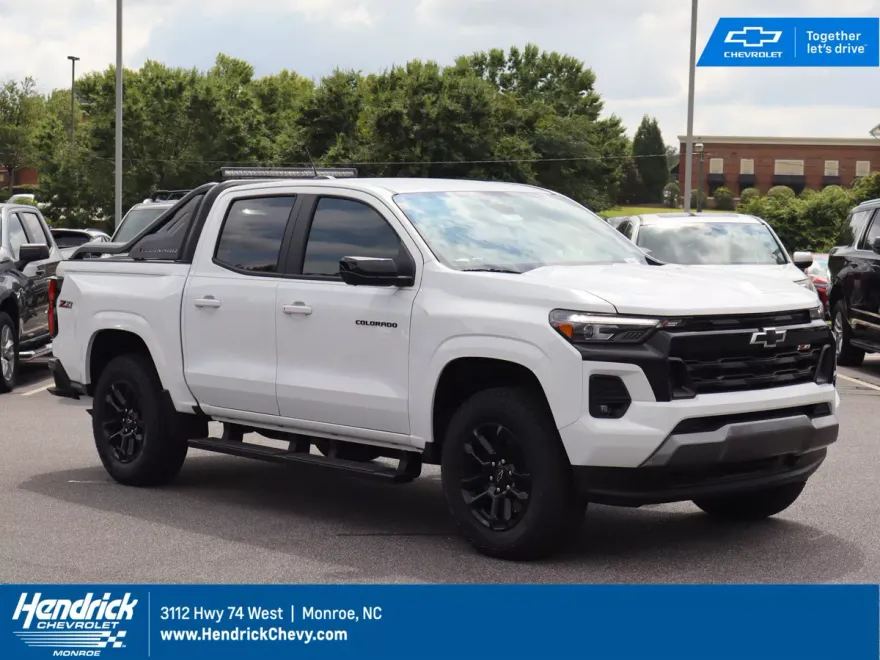 2025 Chevrolet Colorado Z71 photo 1