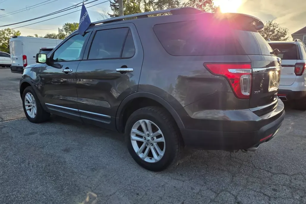 2015 Ford Explorer XLT Sport photo 1