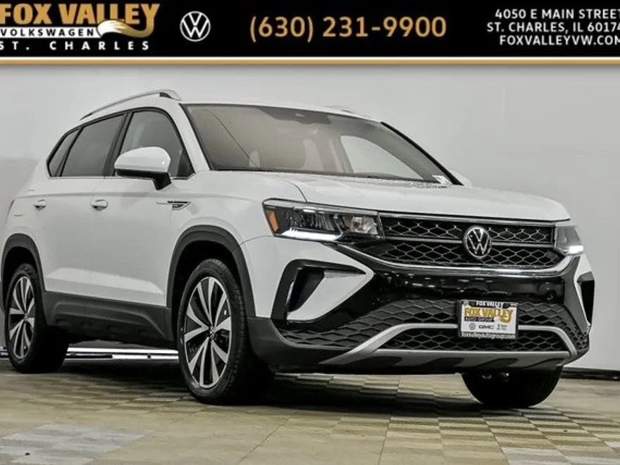 2023 Volkswagen Taos SE photo 1