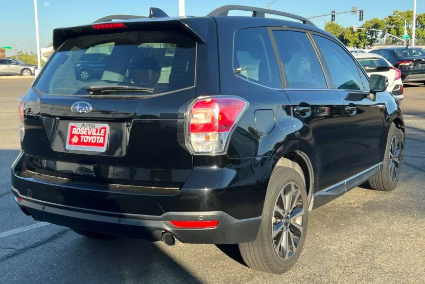 2018 Subaru Forester Touring photo 1