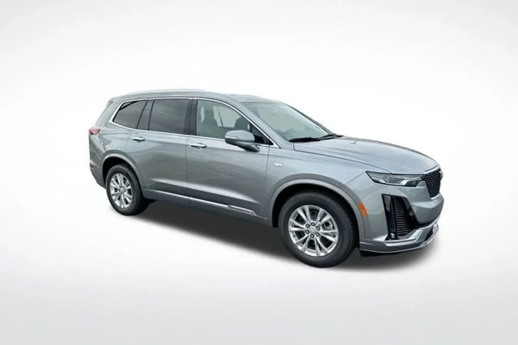 2025 Cadillac XT6 Luxury photo 1