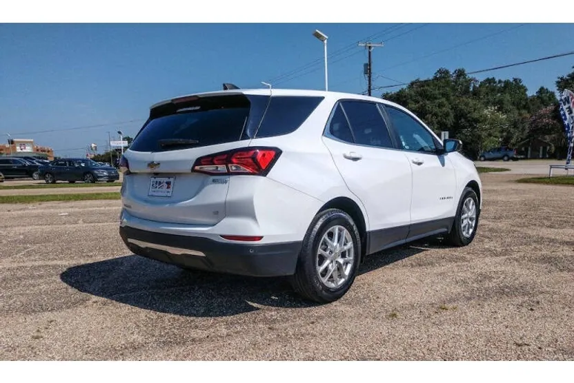 2024 Chevrolet Equinox photo 1
