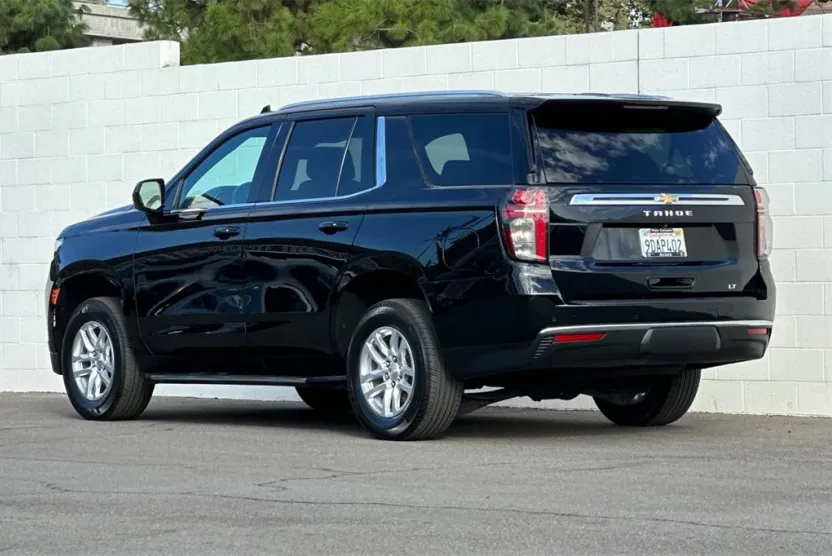 2023 Chevrolet Tahoe LT photo 1