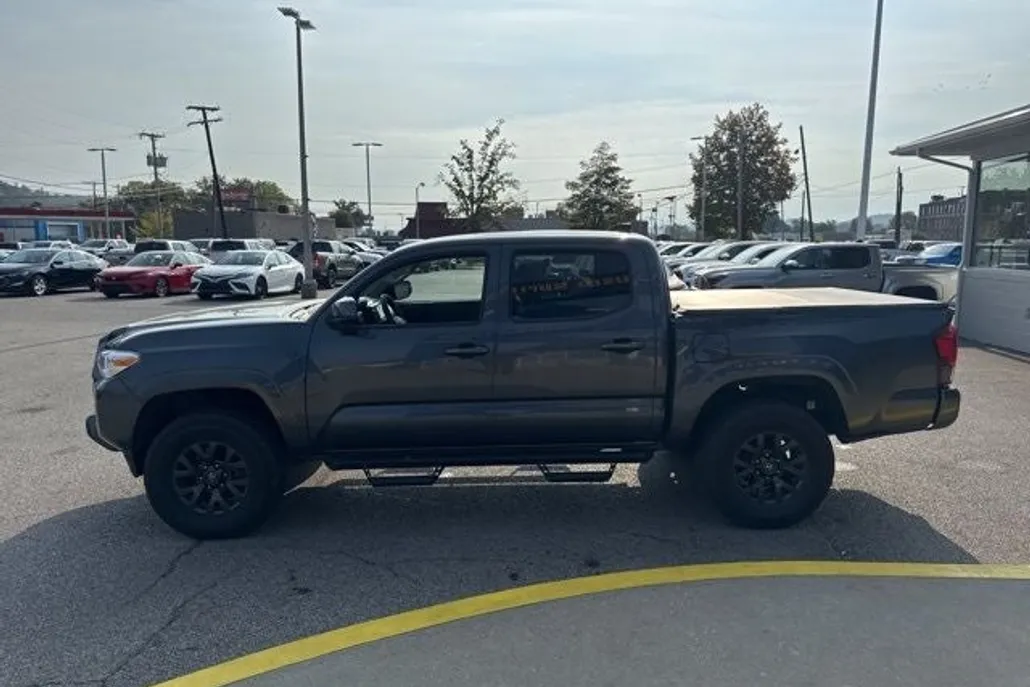 2023 Toyota Tacoma SR V6 photo 1