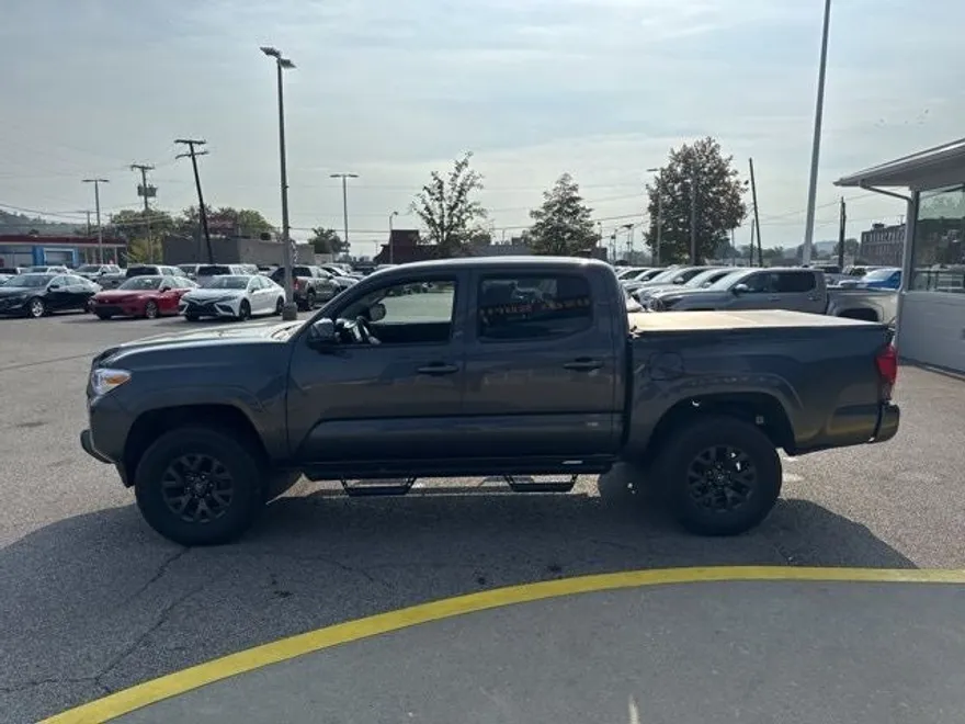 2023 Toyota Tacoma SR V6 photo 1