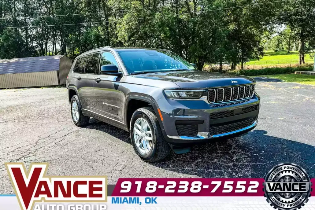 2025 Jeep Grand Cherokee Laredo photo 1