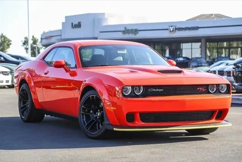 2023 Dodge Challenger R/T Scat Pack Widebody photo 1