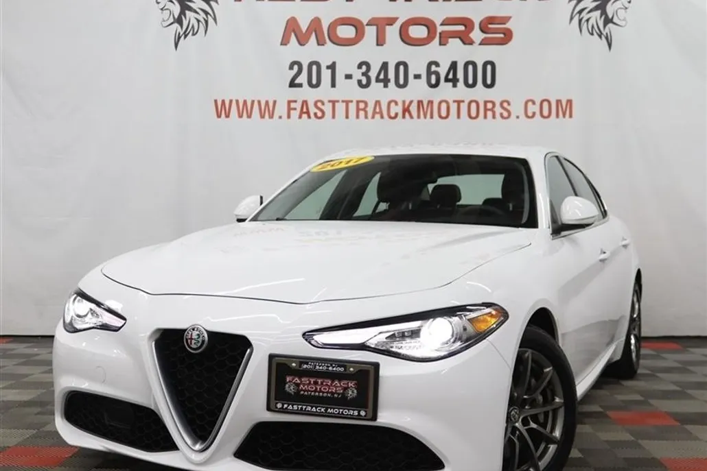 2017 Alfa Romeo Giulia Q4 photo 1