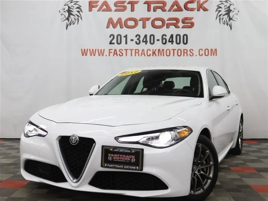 2017 Alfa Romeo Giulia Q4 photo 1